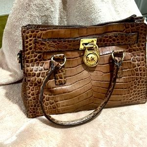 MICHAEL KORS Hamilton Satchel